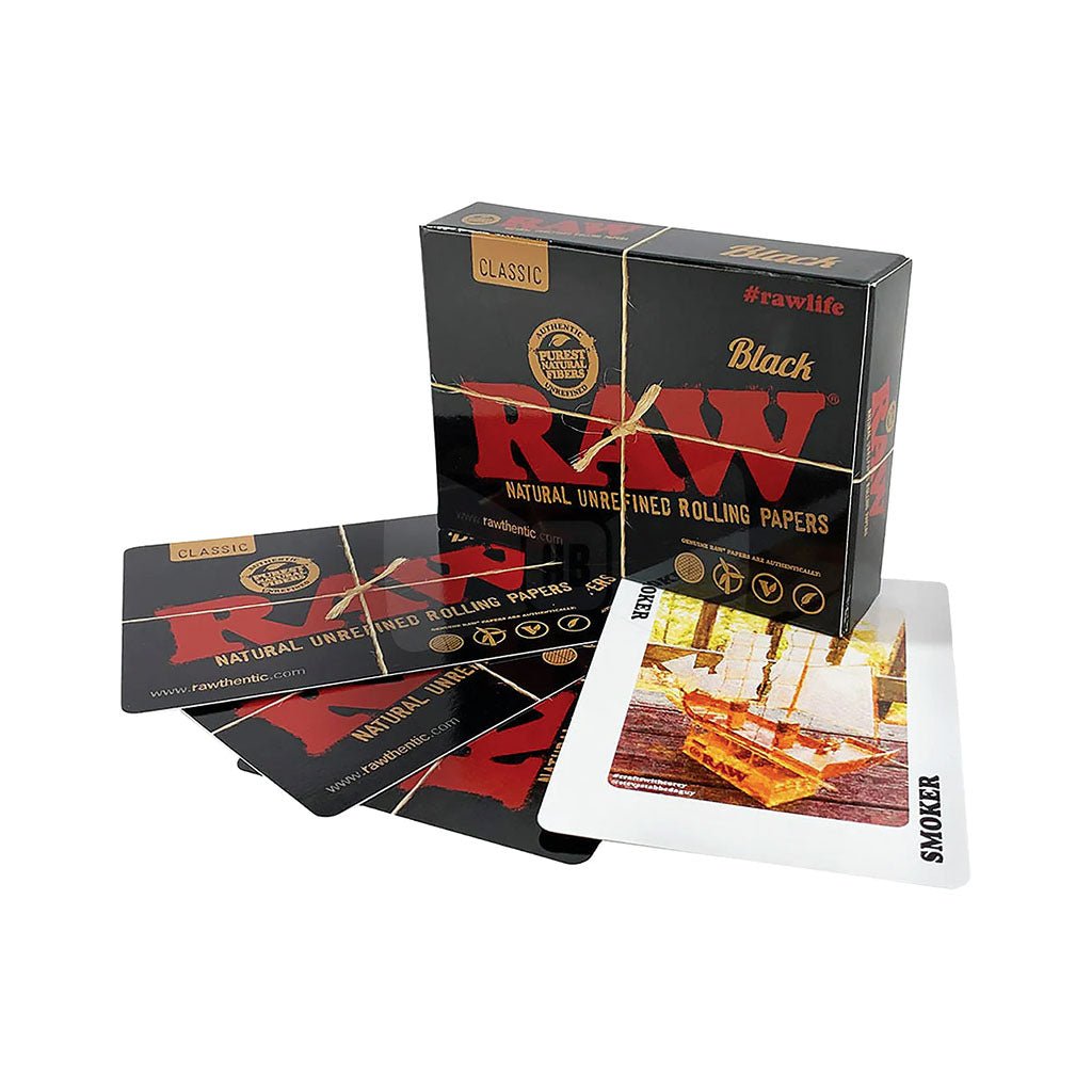Mazzo RAW Black Playing Cards con dorso nero, confezione elegante e jolly Smoker personalizzati | GrowLab
